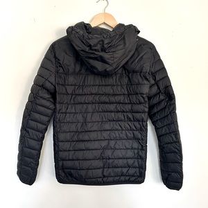 Gap Men’s Lightweight Puffer Jacket